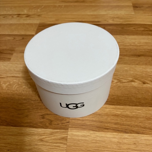 UGG Women’s White/Off White Faux Fur Ear Muffs - Picture 5 of 13